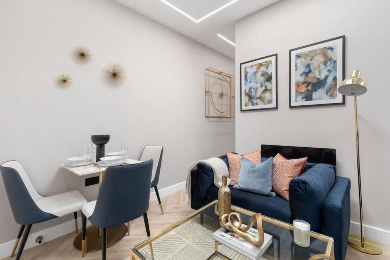 Appartamento 5 Star Accommodation, 2 Minutes To Brent Cross Station *