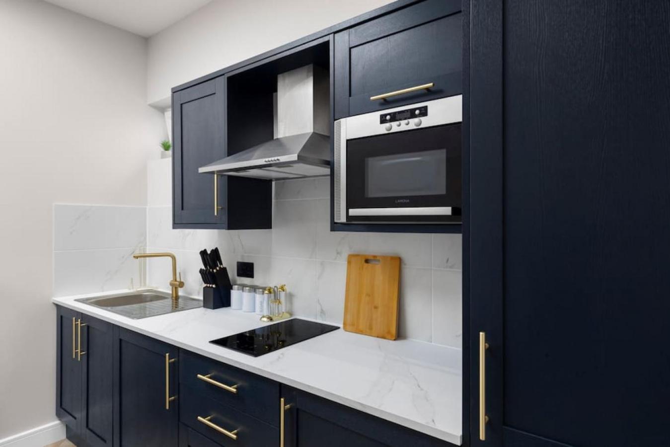 5 Star Accommodation, 2 Minutes To Brent Cross Station Appartamento *