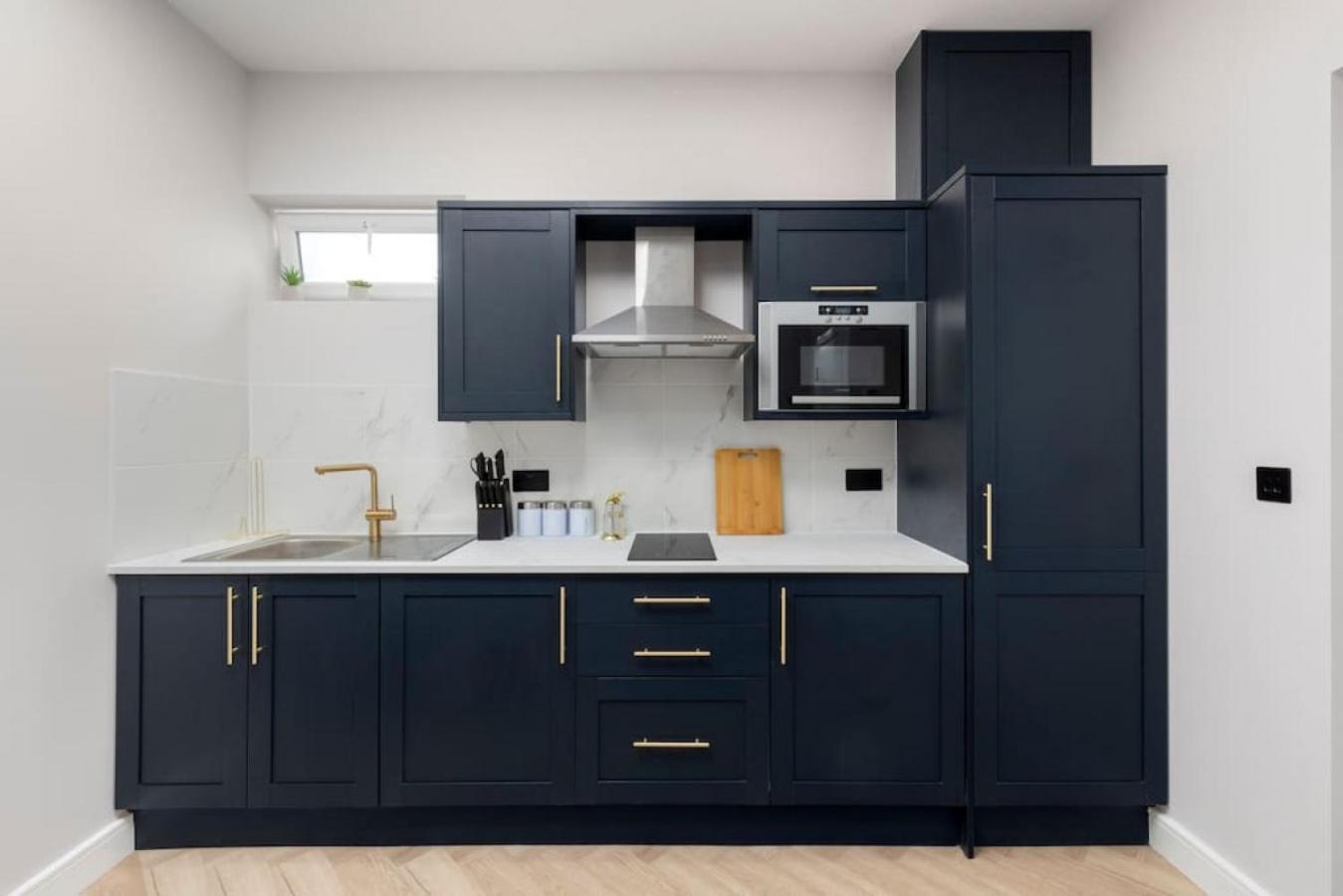 5 Star Accommodation, 2 Minutes To Brent Cross Station Appartamento